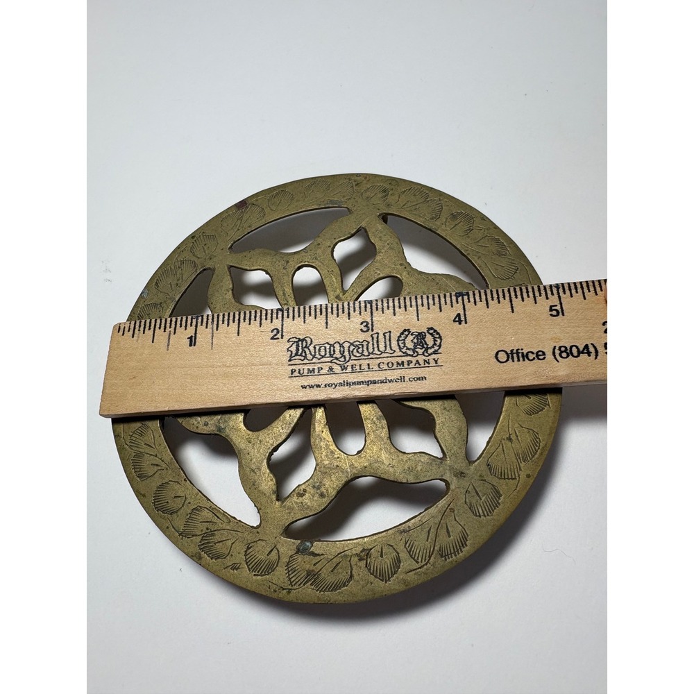 Vintage Solid Brass Round Floral Trivet Etched Leaf Three Footed - Picture 5 of 5